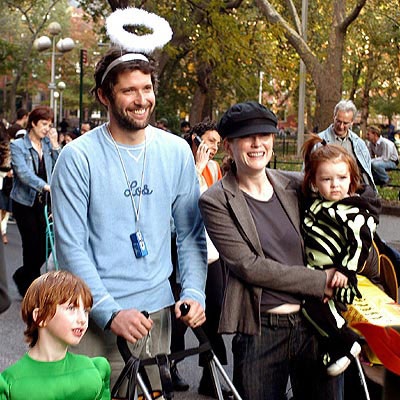 Julianne Moore hài lòng với hôn nhân - 2 Julianne Moore hài lòng với hôn nhân - 2
