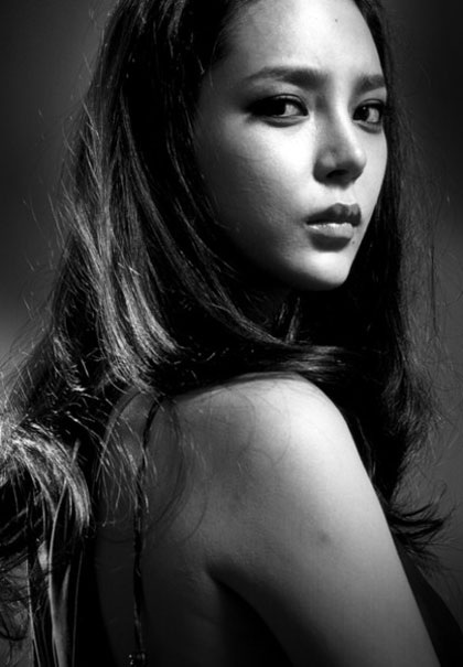 Park Shi Yeon “táo bạo” trong phim mới - 12