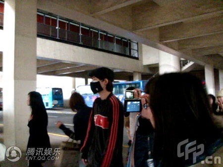 Châu Du Dân bị “chê” lôi thôi - 1