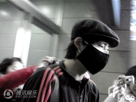 Châu Du Dân bị “chê” lôi thôi - 5