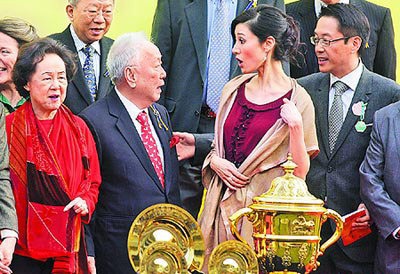 Lý Gia Hân im lặng trước tin đồn “bầu bí” - 9 Lý Gia Hân im lặng trước tin đồn “bầu bí” - 9