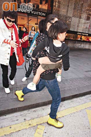 Đầu xuân, Trương Bá Chi “hẹn hò” với... mẹ chồng - 7