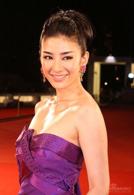 Huỳnh Dịch ngày càng xinh đẹp! - 1 Huỳnh Dịch ngày càng xinh đẹp! - 1