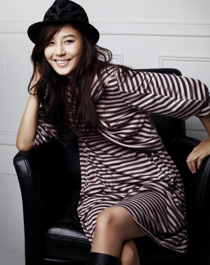 Kim Ha Neul “khoe” chân dài - 8 Kim Ha Neul “khoe” chân dài - 8