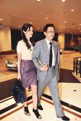 “Ông xã” Lý Gia Hân “ném” tiền kỷ niệm ngày lễ tình yêu - 2 “Ông xã” Lý Gia Hân “ném” tiền kỷ niệm ngày lễ tình yêu - 2