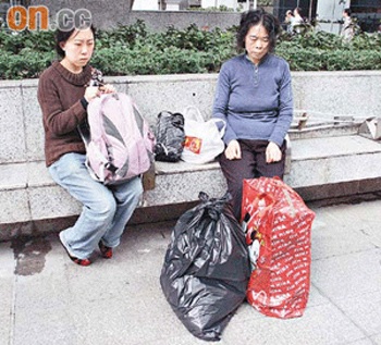 “Fan cuồng” của Lưu Đức Hoa đi kiện - 2