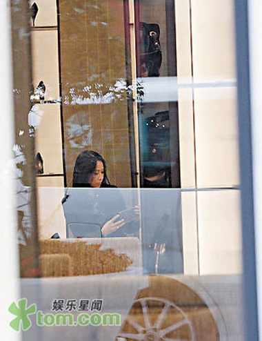 Lưu Gia Linh đi sắm đồ cho em bé - 8