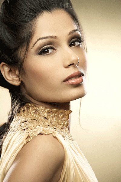 Freida Pinto bất ngờ thành “sao”  - 6