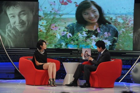 Kim Hye Soo mặc kiệm vải để khẳng định... nữ tính - 4 Kim Hye Soo mặc kiệm vải để khẳng định... nữ tính - 4