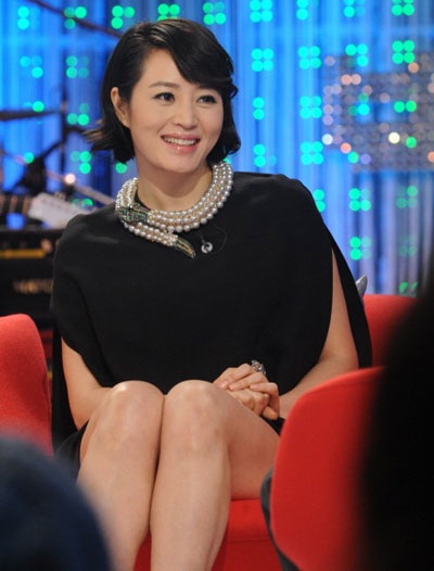 Kim Hye Soo mặc kiệm vải để khẳng định... nữ tính - 5 Kim Hye Soo mặc kiệm vải để khẳng định... nữ tính - 5