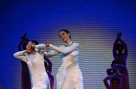 Đã mắt với “Vũ” của Linh Nga tại TPHCM - 29