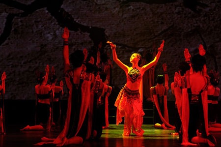 Đã mắt với “Vũ” của Linh Nga tại TPHCM - 15