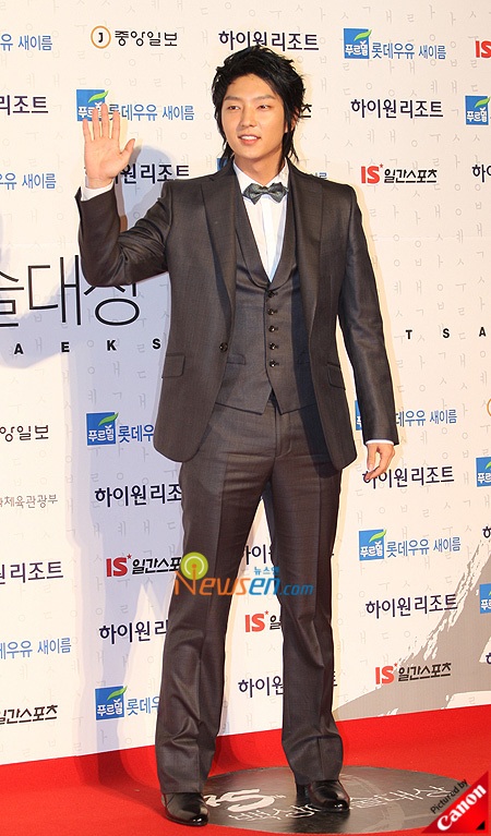 “Sao” Hàn nô nức kéo tới lễ trao giải Baeksang - 29 “Sao” Hàn nô nức kéo tới lễ trao giải Baeksang - 29