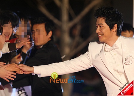 “Sao” Hàn nô nức kéo tới lễ trao giải Baeksang - 31 “Sao” Hàn nô nức kéo tới lễ trao giải Baeksang - 31
