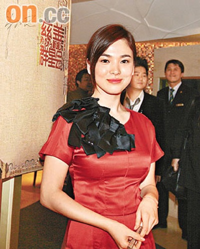 Song Hye Kyo - Ngôi sao từ thiện duyên dáng nhất - 7