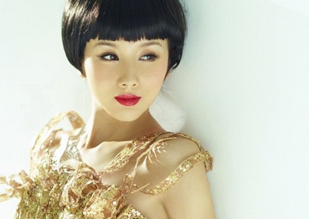 Sau khi kết hôn, Hồ Tịnh hướng tới phong cách gợi cảm - 13