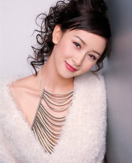 Sau khi kết hôn, Hồ Tịnh hướng tới phong cách gợi cảm - 7