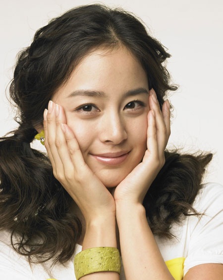 “Ngất ngây” với ảnh quảng cáo của Kim Tae Hee - 2