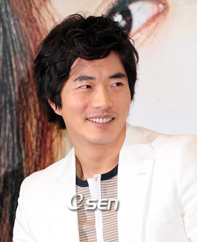 Kwon Sang Woo: “Quá hạnh phúc khi được làm cha” - 3 Kwon Sang Woo: “Quá hạnh phúc khi được làm cha” - 3