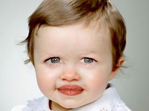 Khuôn mặt con gái của Brangelina thế nào?  - 1