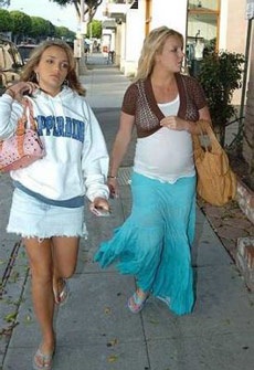 Những cặp chị em "đình đám" ở Hollywood - 7