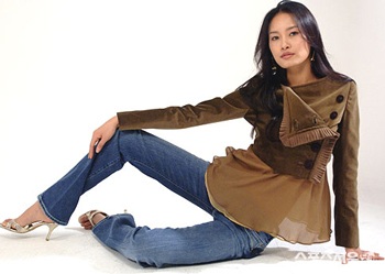 Lee Sabi - Người mẫu Hàn đầu tiên chụp hình cho Playboy - 1