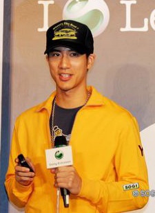 Vương Lực Hoành sau một tháng mệt nhoài với “Sắc, Giới” - 1