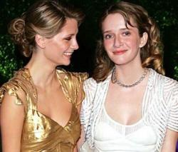 Những cặp chị em "đình đám" ở Hollywood - 2