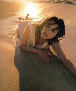 “Biểu tượng sắc đẹp của Nhật” lấy chồng - 6