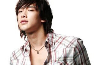 "Thần may mắn" lại mỉm cười với Rain - 1 "Thần may mắn" lại mỉm cười với Rain - 1