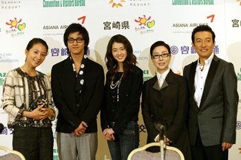 16 tuổi làm nên sức hút cho “Hoa Tuyết” - 1