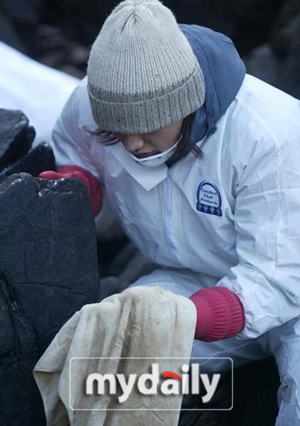 Bi (Rain) không ngại lấm lem bùn đất làm... từ thiện! - 3 Bi (Rain) không ngại lấm lem bùn đất làm... từ thiện! - 3