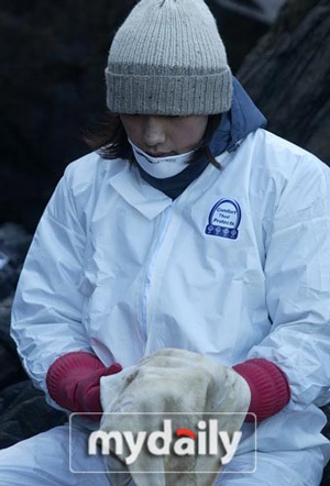 Bi (Rain) không ngại lấm lem bùn đất làm... từ thiện! - 4 Bi (Rain) không ngại lấm lem bùn đất làm... từ thiện! - 4