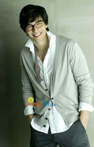 Làm quen với "chàng điệp viên quyến rũ" Dennis Oh - 3 Làm quen với "chàng điệp viên quyến rũ" Dennis Oh - 3