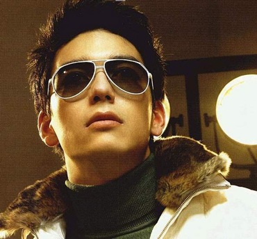 Làm quen với "chàng điệp viên quyến rũ" Dennis Oh - 5 Làm quen với "chàng điệp viên quyến rũ" Dennis Oh - 5