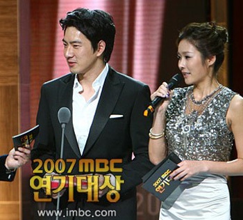 “Hoàng đế Joo Mong” sắp cưới vợ - 4