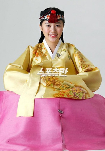 Ngắm “sao” Hàn “diện” Hanbok - 10