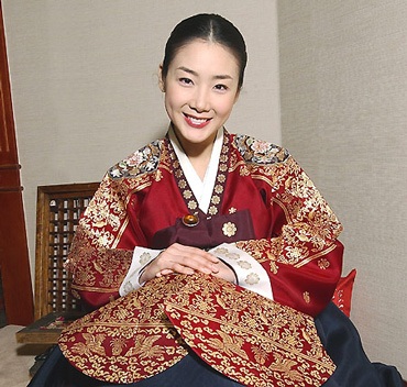 Ngắm “sao” Hàn “diện” Hanbok - 9