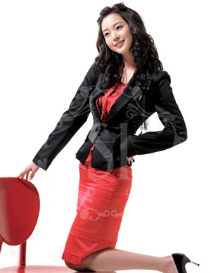 Han Ye Seul làm dáng cùng trang phục SI - 12