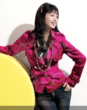 Han Ye Seul làm dáng cùng trang phục SI - 18