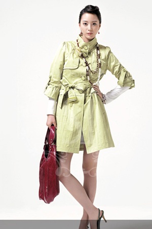 Han Ye Seul làm dáng cùng trang phục SI - 26