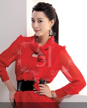 Han Ye Seul làm dáng cùng trang phục SI - 27