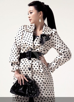 Han Ye Seul làm dáng cùng trang phục SI - 28