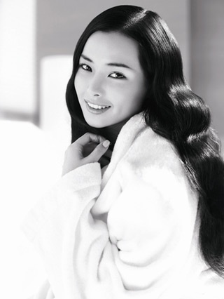 Honey Lee: Người khẳng định vẻ đẹp Á Đông - 15