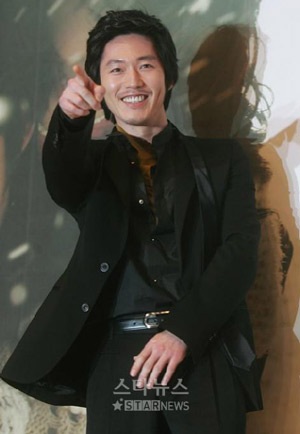 Jang Hyuk sắp lập gia đình và lên chức bố! - 3