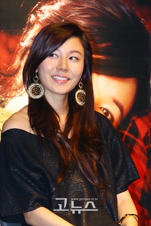 Kim Ha Neul không ngại cặp với "chàng" kém tuổi - 7