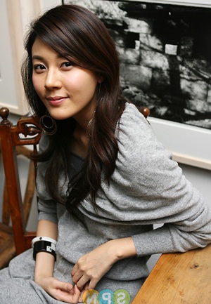 “Cô bạn gia sư” thử nghiệm hình ảnh mới - 2