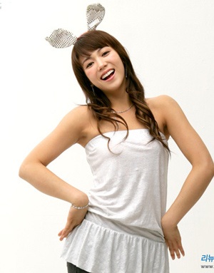 Bộ ảnh mới của "cô dâu Hà Nội" Kim Ok Bin - 15