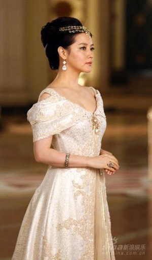 Lee Young Ae thành… nữ hoàng! - 4