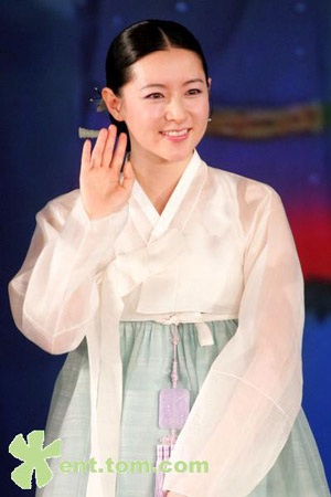 Lee Young Ae thành… nữ hoàng! - 7